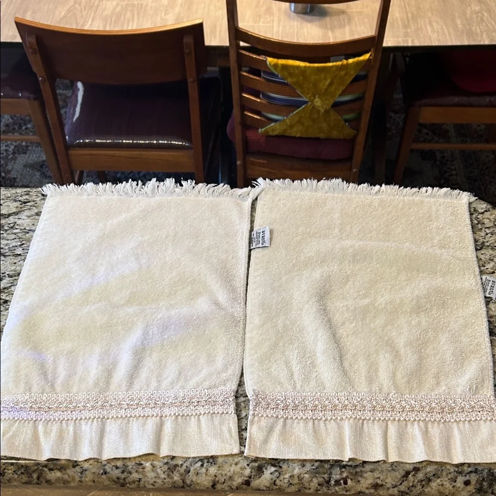 Avanti Cream Decorative Towels